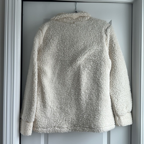 Fuzzy Sherpa white zip up - Picture 4 of 5